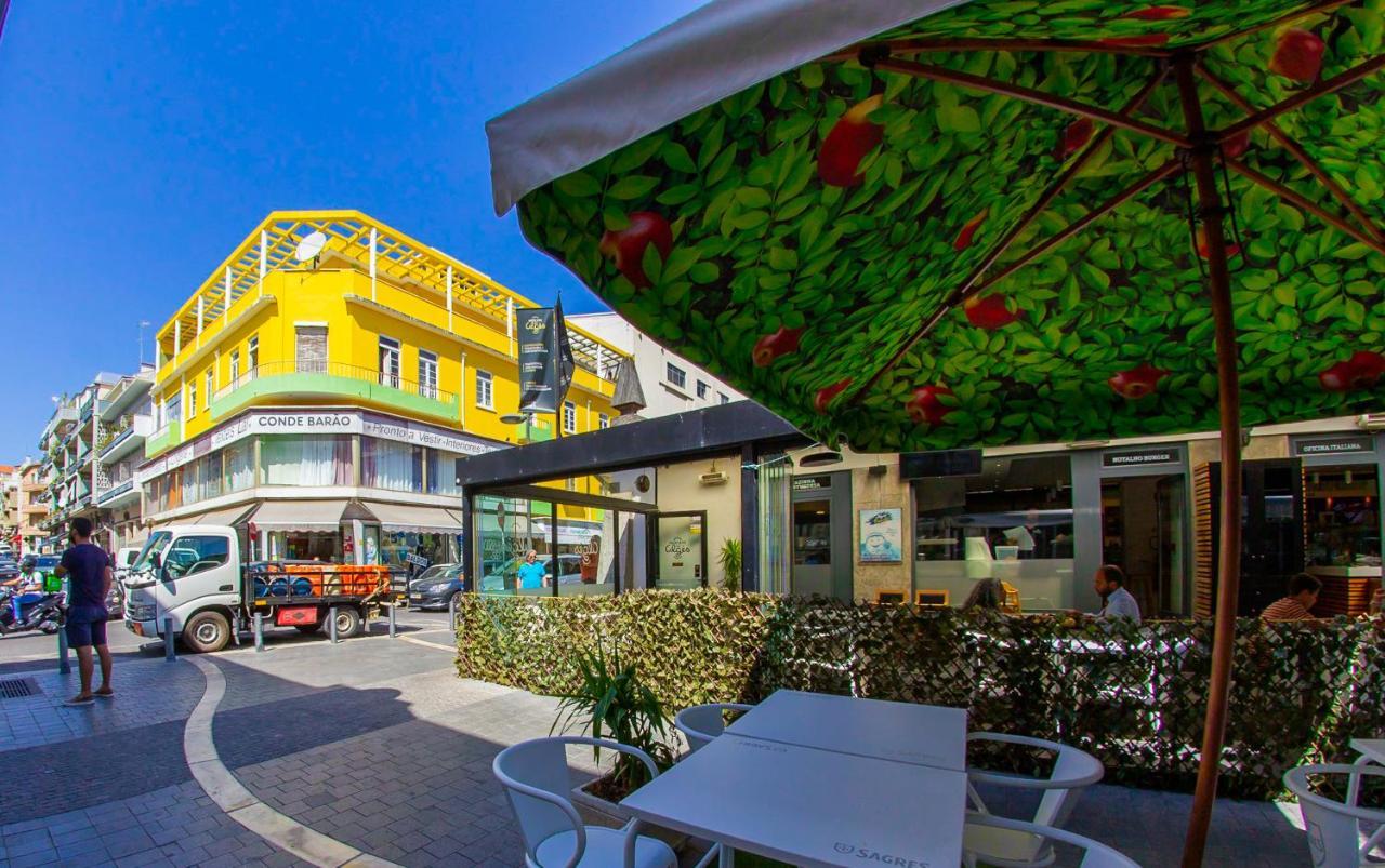 Lar Dois Coracoes Hostel Algés Exterior photo