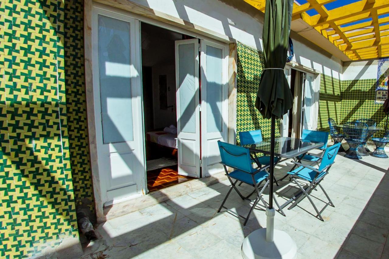 Lar Dois Coracoes Hostel Algés Exterior photo